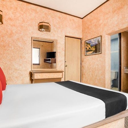 פואבלה Capital O Hotel Valencia מראה חיצוני תמונה