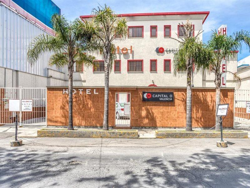 פואבלה Capital O Hotel Valencia מראה חיצוני תמונה