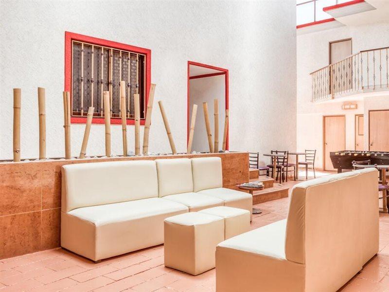 פואבלה Capital O Hotel Valencia מראה חיצוני תמונה