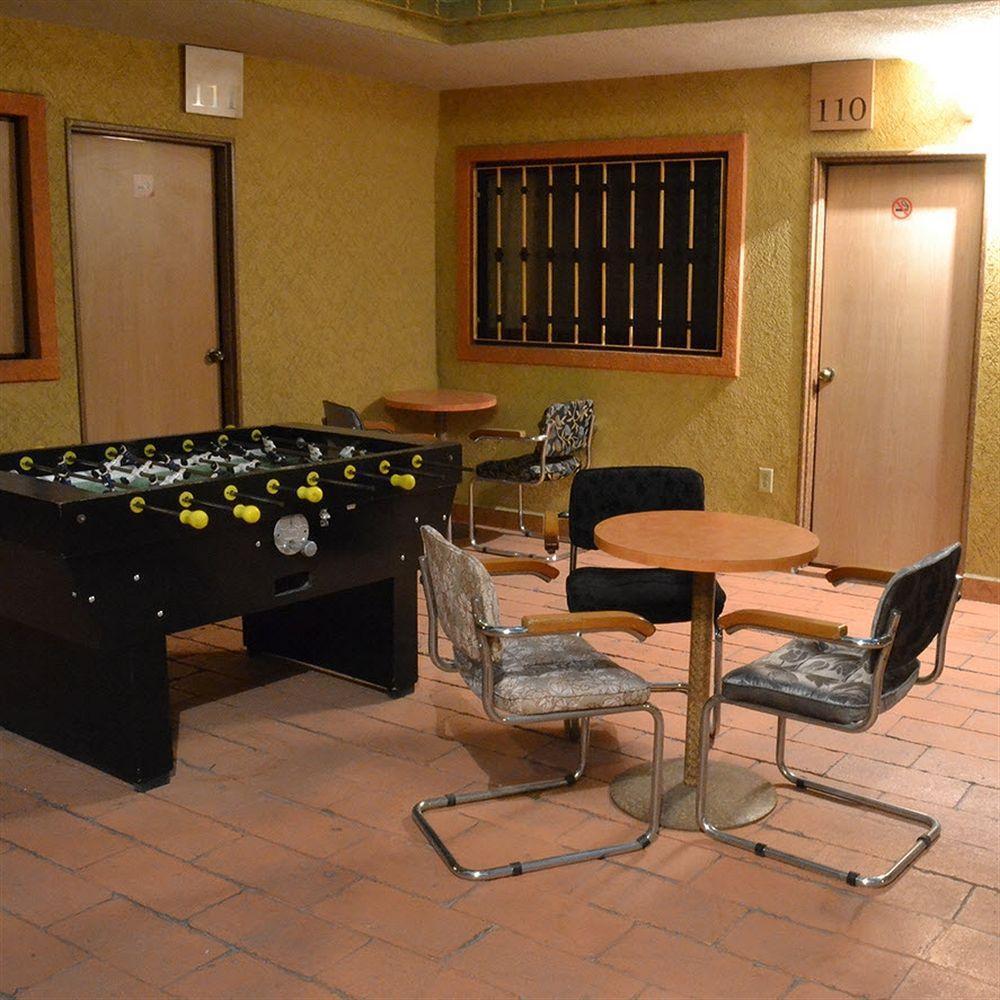 פואבלה Capital O Hotel Valencia מראה חיצוני תמונה