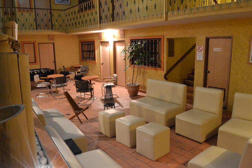 פואבלה Capital O Hotel Valencia מראה חיצוני תמונה