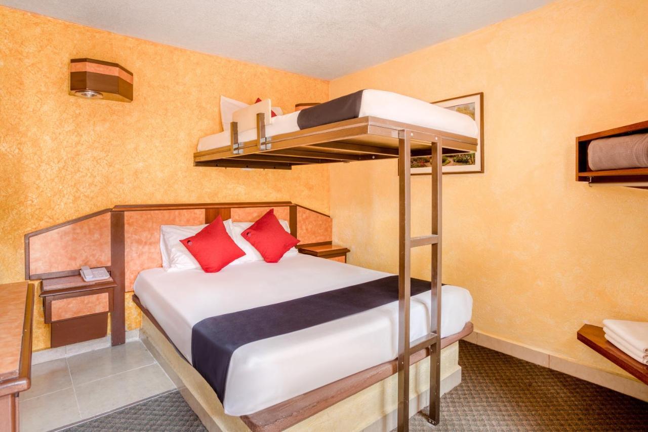 פואבלה Capital O Hotel Valencia מראה חיצוני תמונה