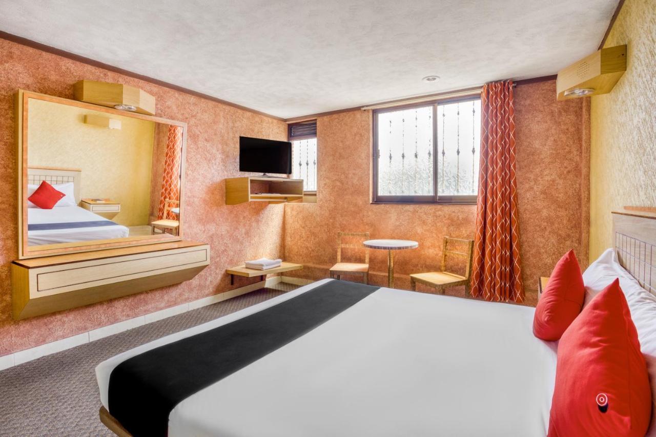 פואבלה Capital O Hotel Valencia מראה חיצוני תמונה
